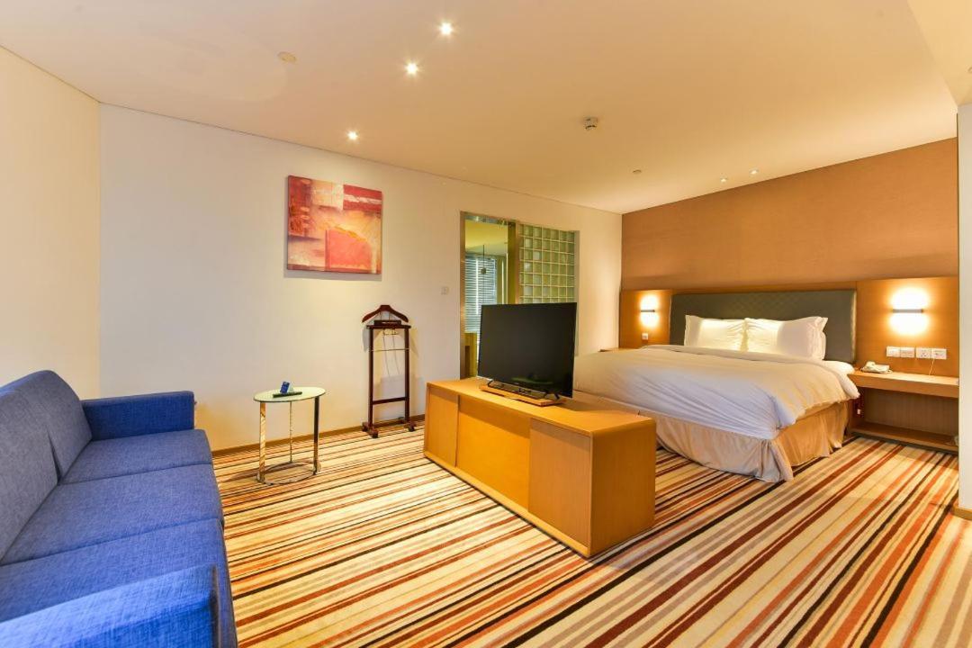 Holiday Inn Express Shanghai Jiading Industry Park By Ihg Eksteriør billede